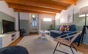 Cosy Apartment In Central District.